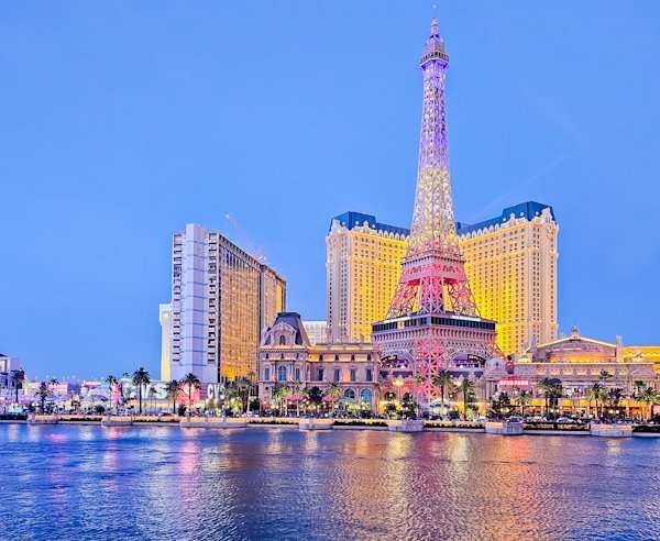 A Stone's Throw from History and Entertainment, Paris, Las Vegas