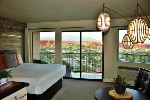 Inn on the Cliff (St. George)