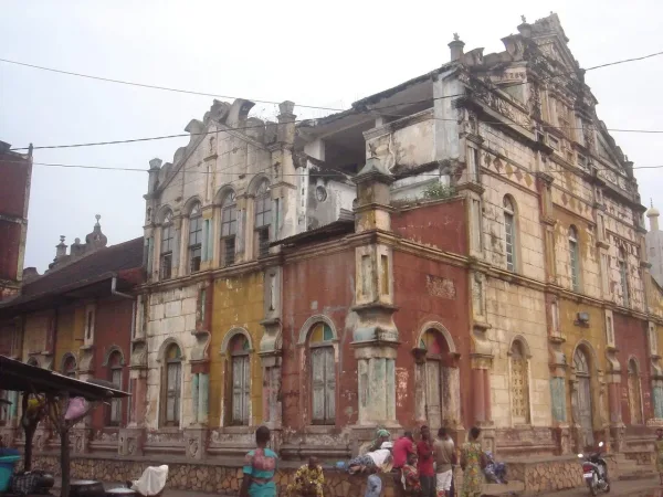 LE MAGNUM Bar, hidden gems in Porto-Novo