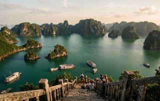 Ha Long Bay Luxury Day Cruise: Route 2 Highlights, Cave Navigation & Mobile Photography Guide