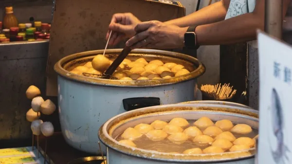 Curry Fish Balls at Tung Tat
