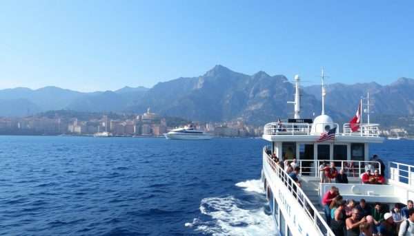 Ferry departing from Salerno port to Amalfi Coast villages Ferry departing from Salerno port to Amalfi Coast villages