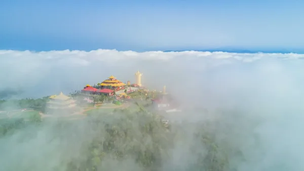 Watch the Sunrise on a Cloud Hunting Tour, Dalat