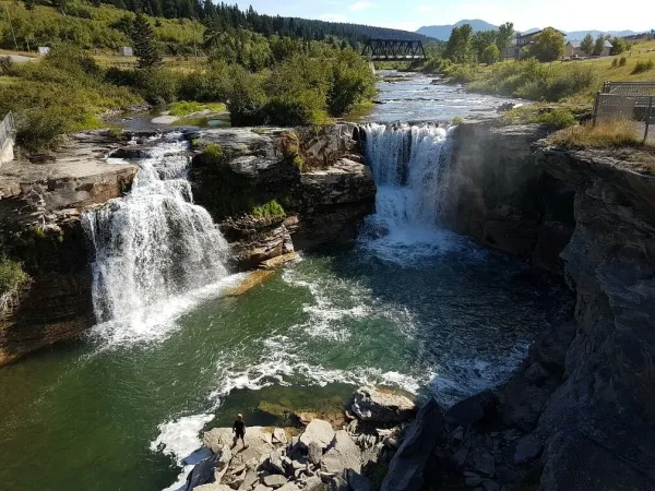 Lundbreck Falls, things to do near Calgary
