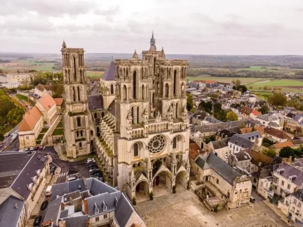 Laon, Paris escapes