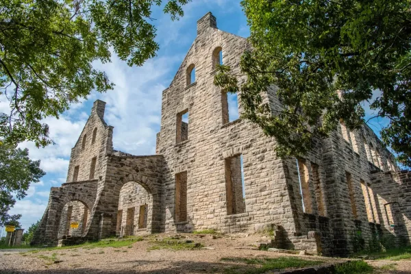 Ha Ha Tonka State Park, Missouri, escapes from Kansas City