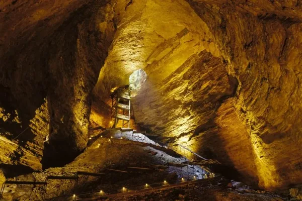Marvel Cave, What's Branson Missouri famous for