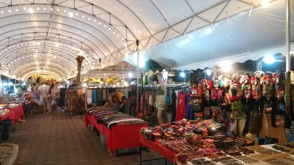 Kad Rin Come Night Market, nightlife in Chiang Mai
