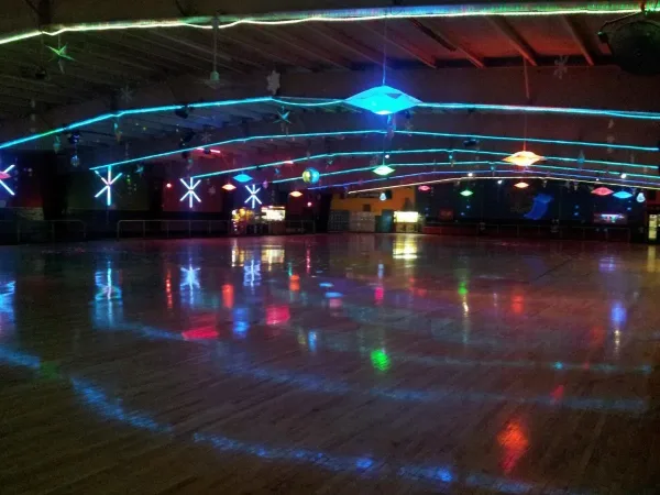 Roller Skating at Rollerdome, date night ideas in Richmond