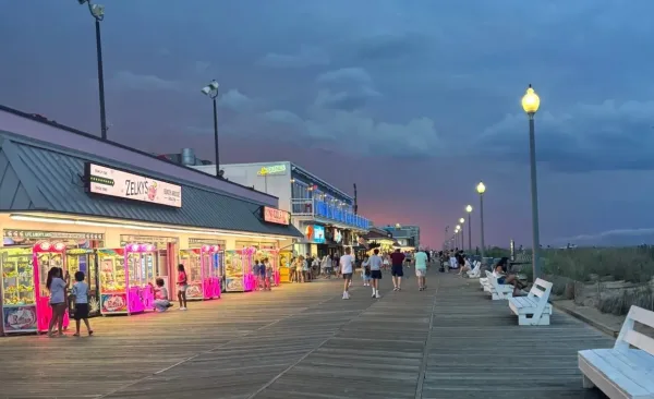Stroll the Rehoboth Beach Boardwalk, romantic things to do in Rehoboth Beach this weekend