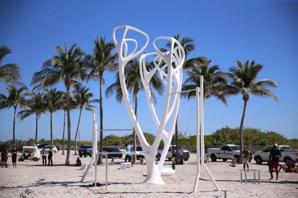 Sunset Walk at South Pointe Park, dating in Miami