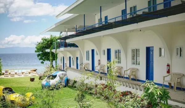 Pescadores Suites Moalboal, resorts in Philippines by the beach