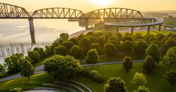 Take a Romantic Stroll at Waterfront Park, date night ideas in Louisville