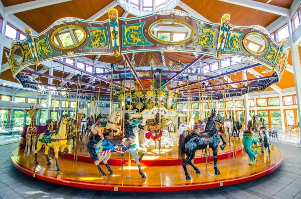 Picnic at Coolidge Park, date night ideas in Chattanooga