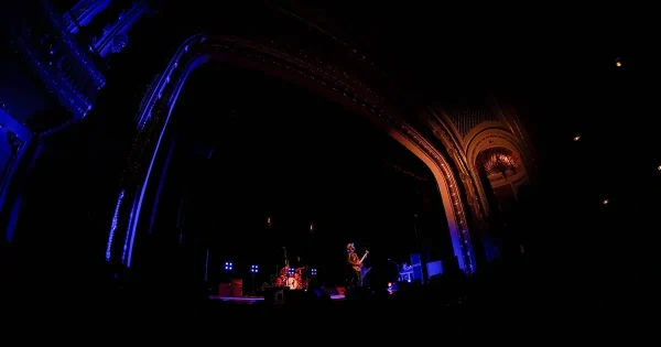 Watch a Show at the Tivoli Theater, date night Chattanooga