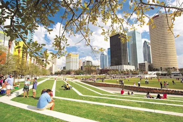 Romantic Outdoor Date Ideas in Tampa