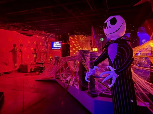 Experience Indoor Mini Golf at Nine Below, dating ideas in Milwaukee