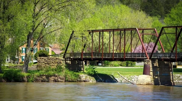 Bentonsport: Historic River Village, small Iowa towns