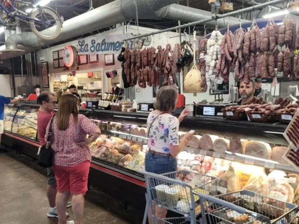 Market and Shopping Date Experiences in Tampa