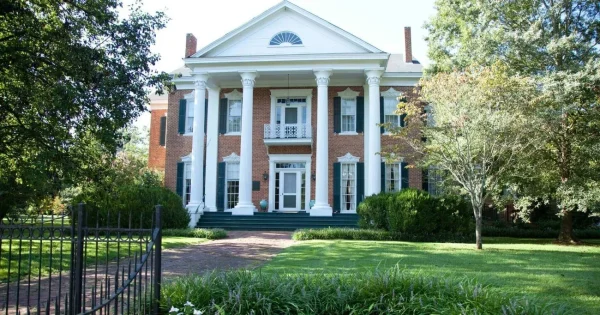 Holly Springs, small towns to visit in Mississippi