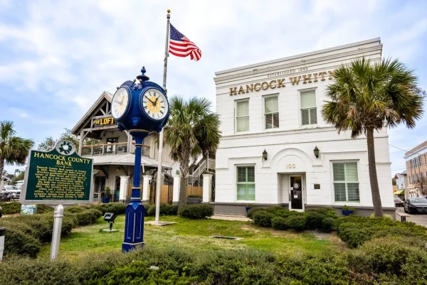 Bay St. Louis, small towns to visit in Mississippi